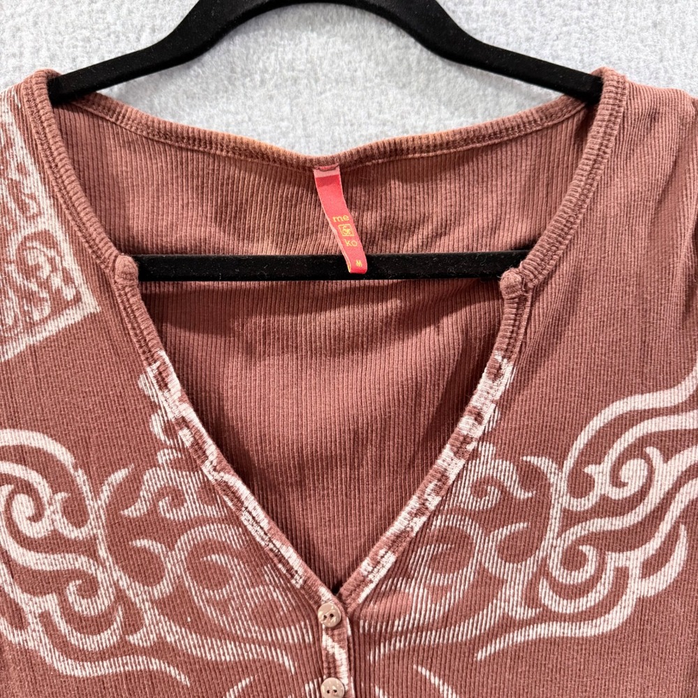 Ribbed Graphic Henley Long Sleeve Shirt Boho Y2K Medium Goth Grunge Womens Brown - Picture 2 of 6